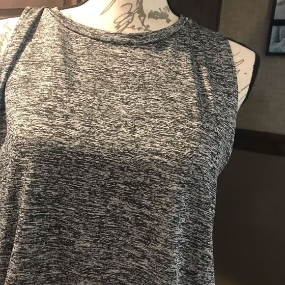 Bundle XL Women's Athletic Tops Two Piece - Picture 8 of 15